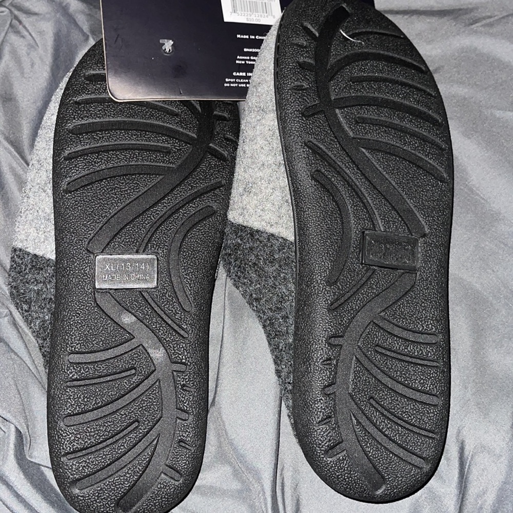 Slippers - Picture 2 of 2